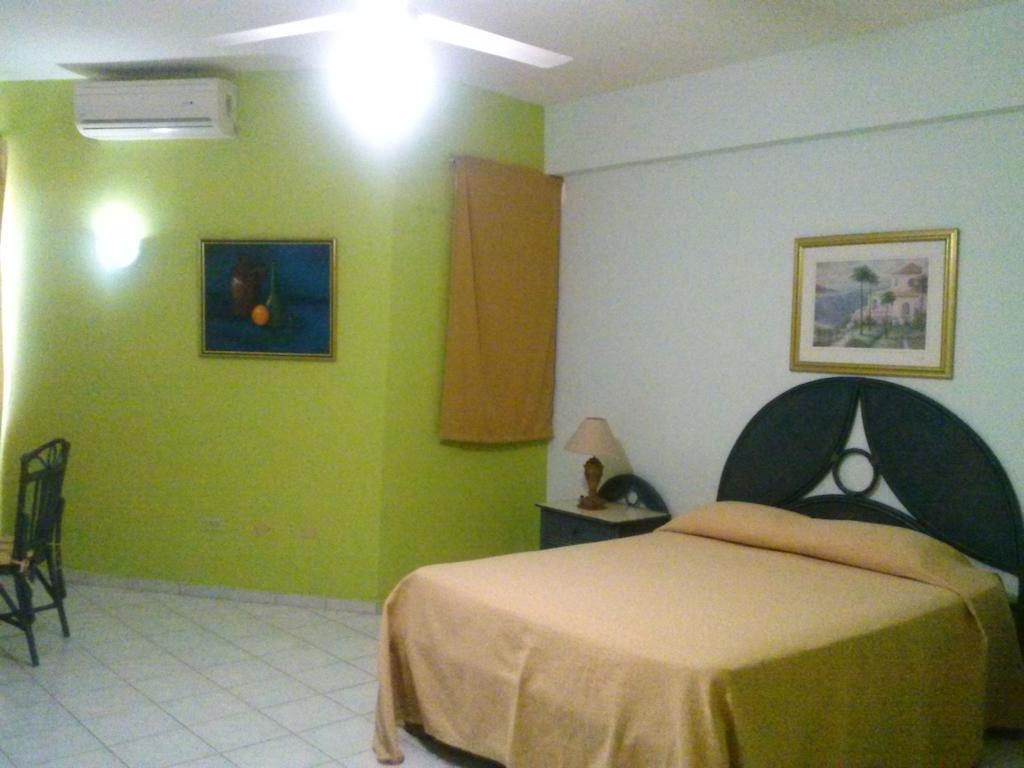 Apartahotel Jardines Metropolitanos Santiago De Los Caballeros Room photo